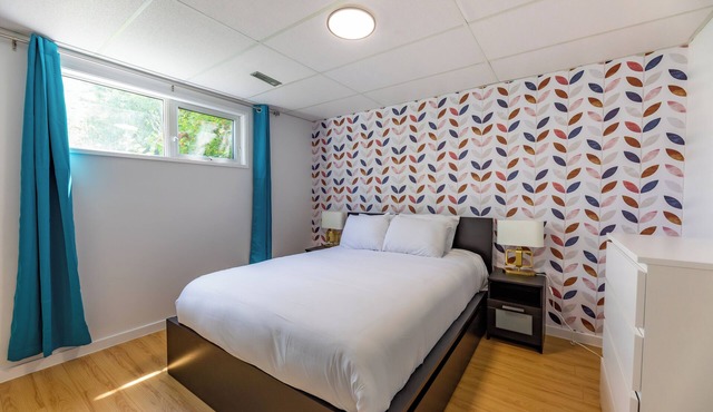 Woodland Basement Suite near Boardwalk