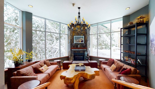 Woodrun Lodge by Whistler Premier