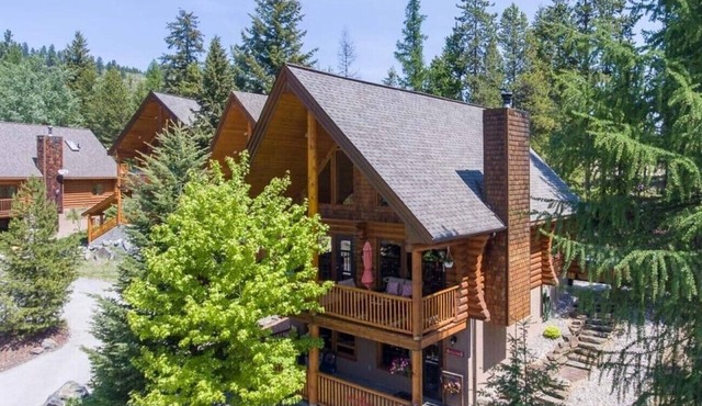 YOU'VE ARRIVED! Beautiful Log Cabin! Business License #18415