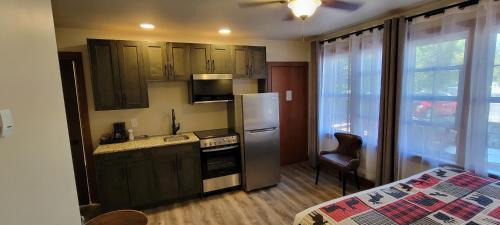Crandell Mountain Lodge 