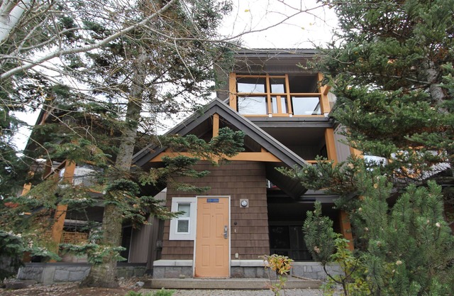 Glaciers Reach #39 | 2 Bedroom with Kitchen, Fireplace and Private Hot Tub
