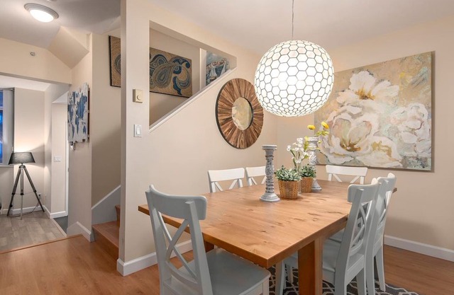 Soak up the Subtle Nautical Vibe at a Coal Harbour Townhouse
