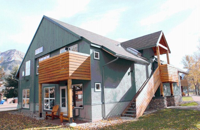 Waterton Lodge Resort 