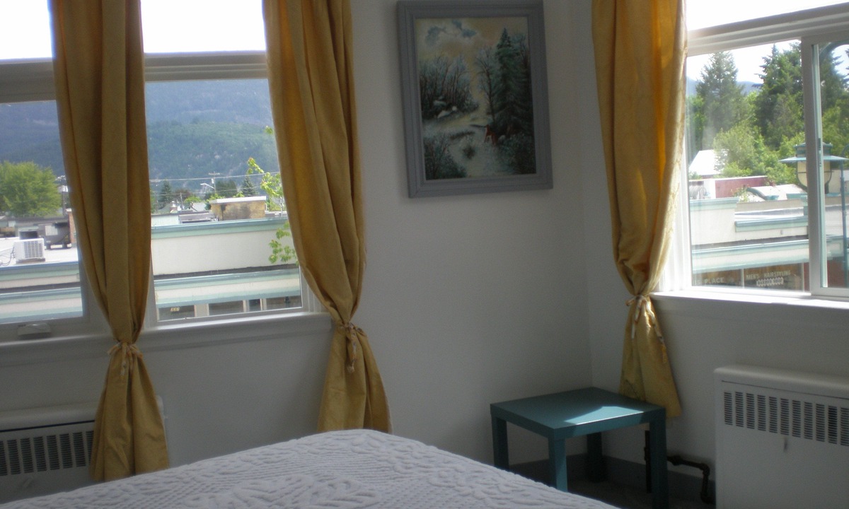 Castlegar Hotel | Chameleon Hotel