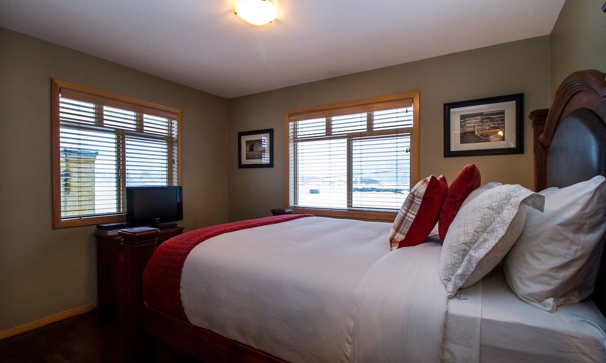 Revelstoke Condo | Give Something Back Retreat by Revelstoke Vacations