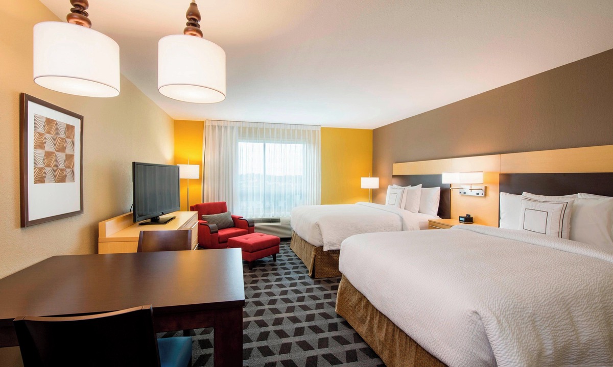 Red Deer Hotel | Towneplace Suites by Marriott Red Deer