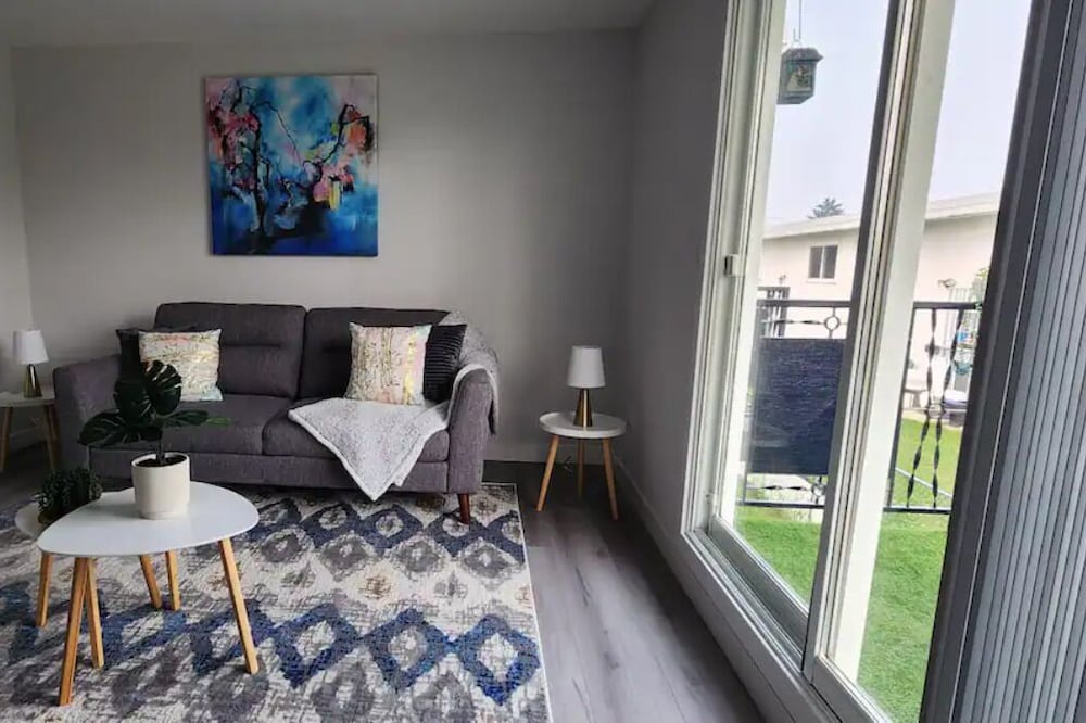 Northwest Calgary Condo | Call It Home