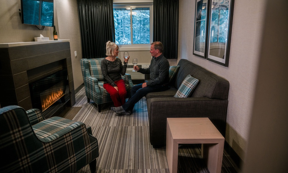 Lake Louise Hotel | Mountaineer Lodge
