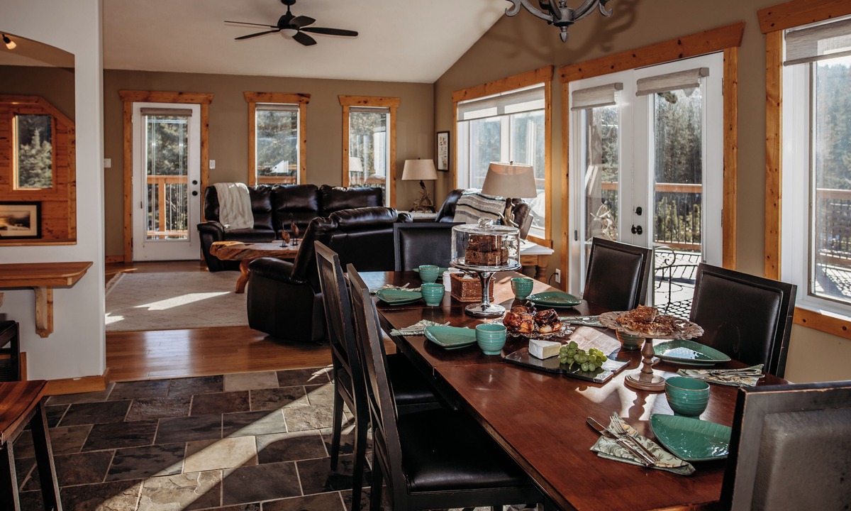 Hinton Bed & Breakfast | RockyMountainView BnB