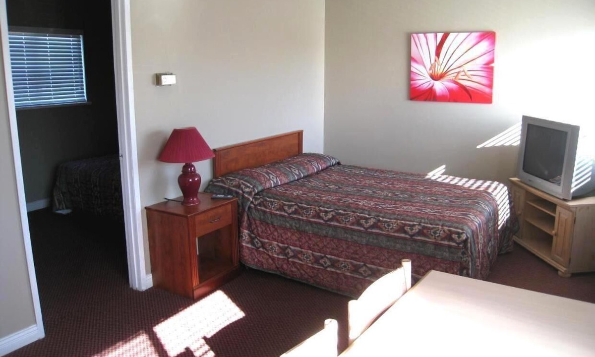 Delta Hotel | Beach Grove Motel