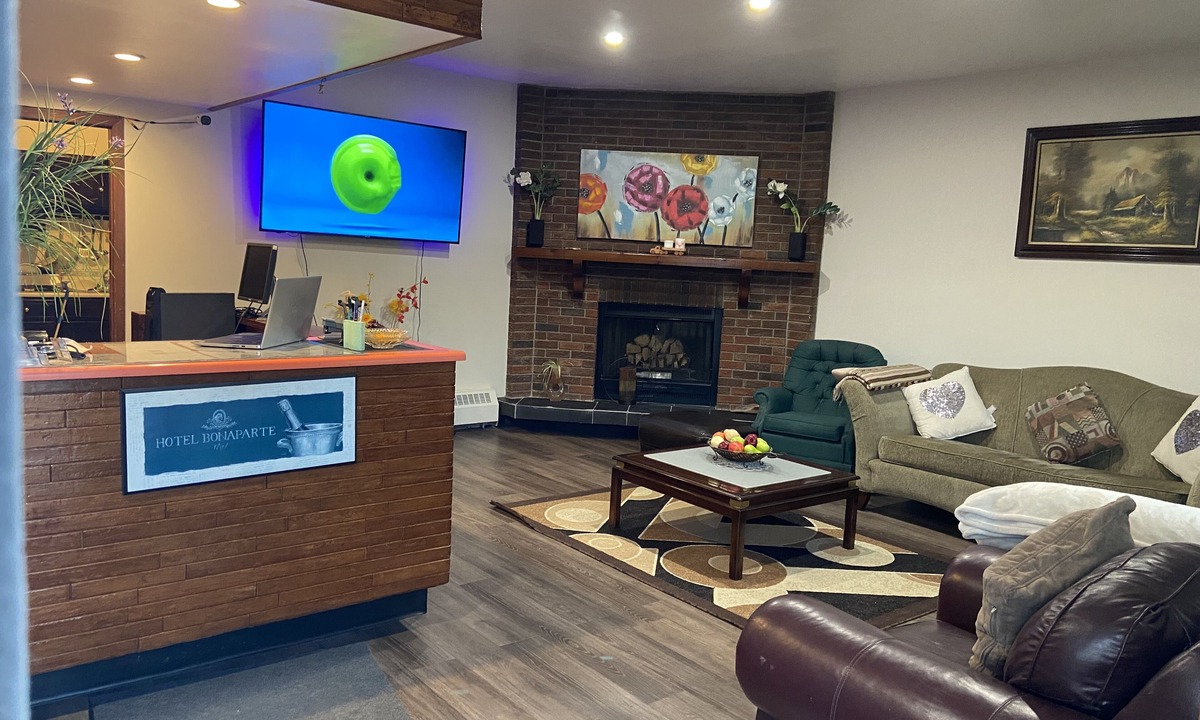 Nanton Hotel | Ranchland Inn