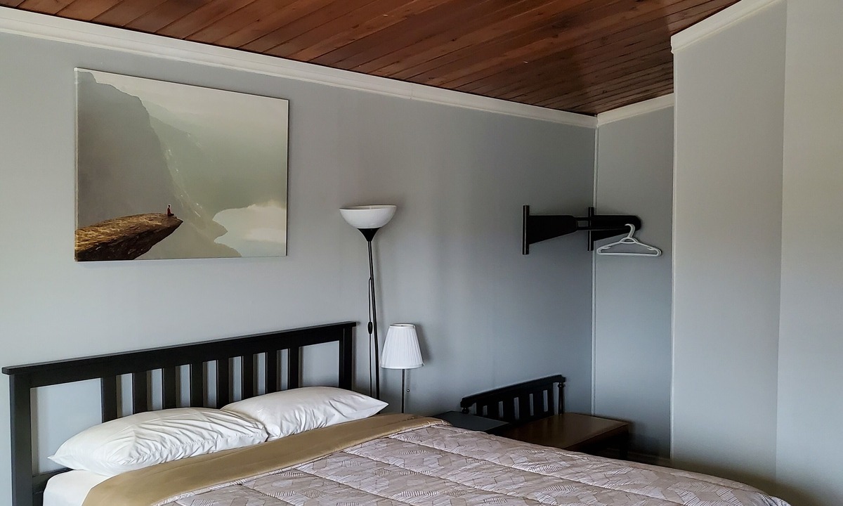 Wainwright Hotel | Bio Vista Motel