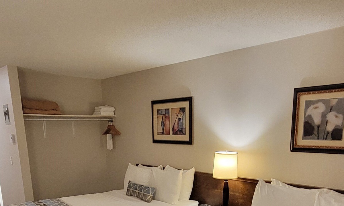Central Okanagan Hotel | Recreation Inn & Suites