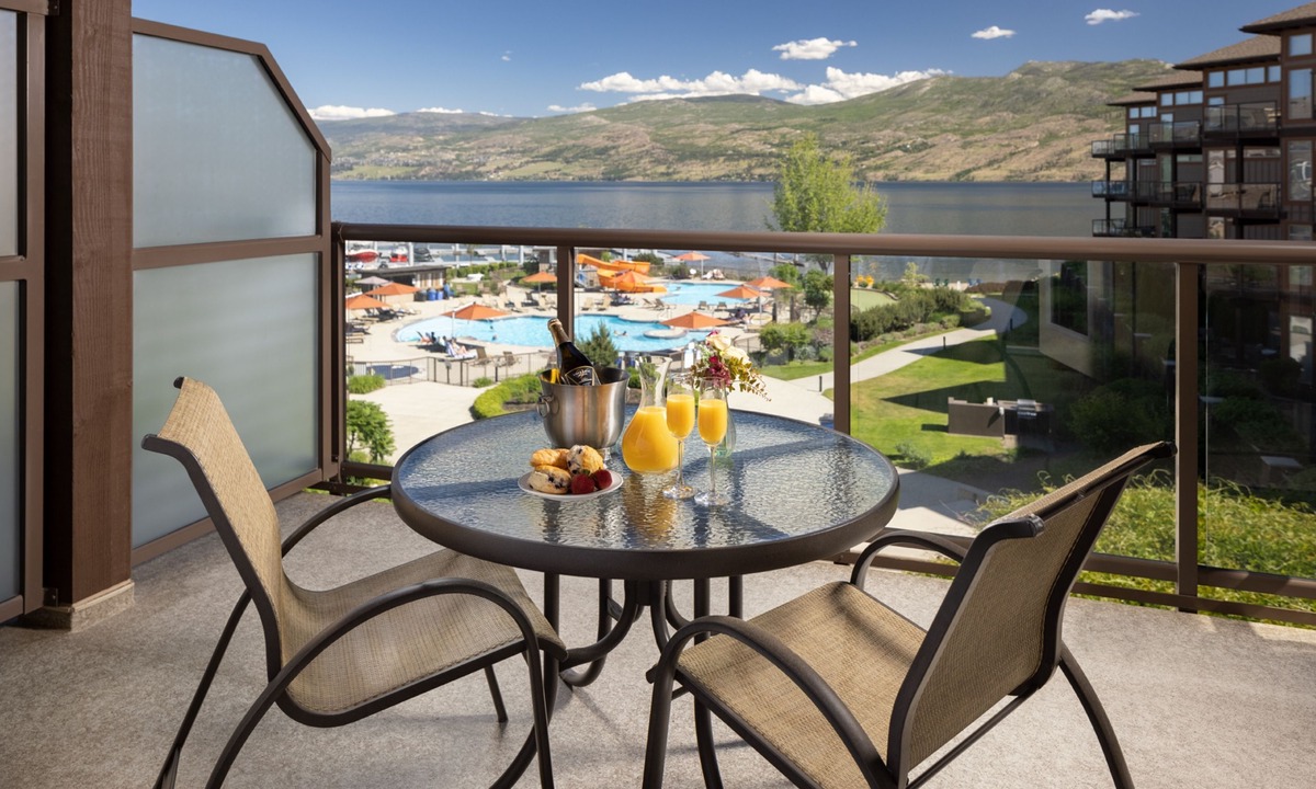 Westbank Resort | The Cove Lakeside Resort