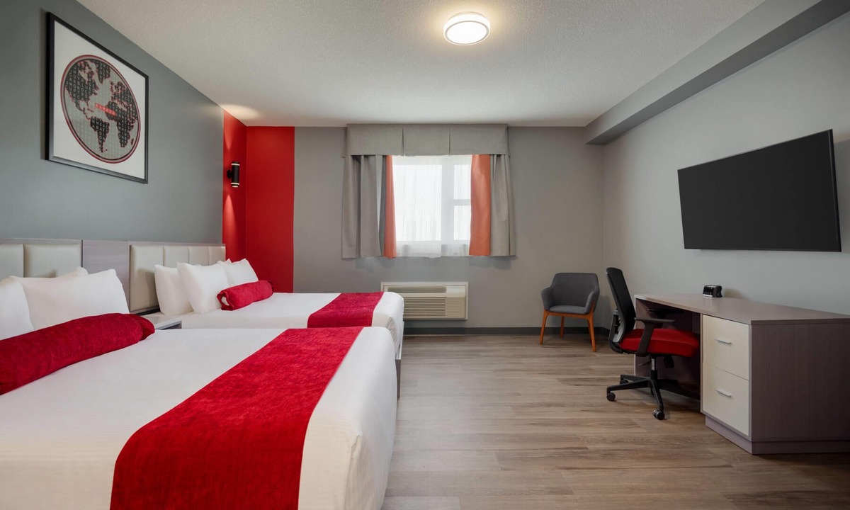 Jasper Place Hotel | Ramada by Wyndham West Edmonton Hotel & Suites