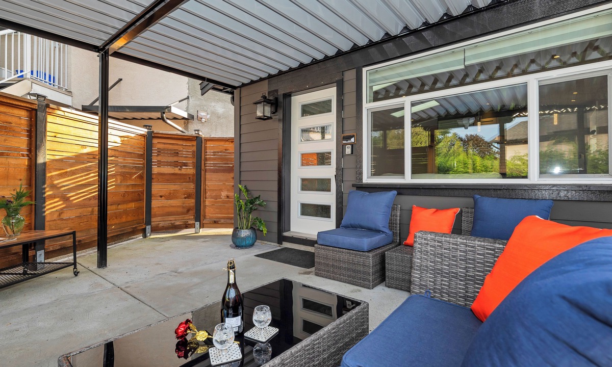 Saanich West House | Knockan Hill Rentals - Garden Suite