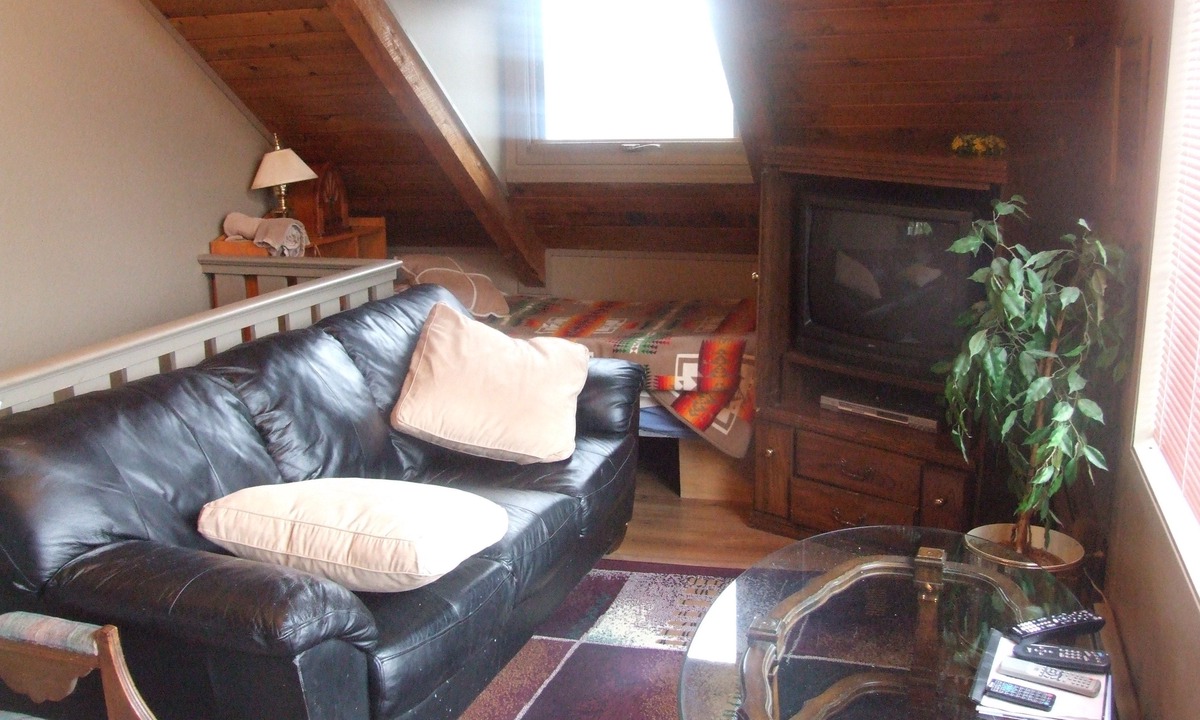Cardston Bed & Breakfast | Cobblestone Manor B&B