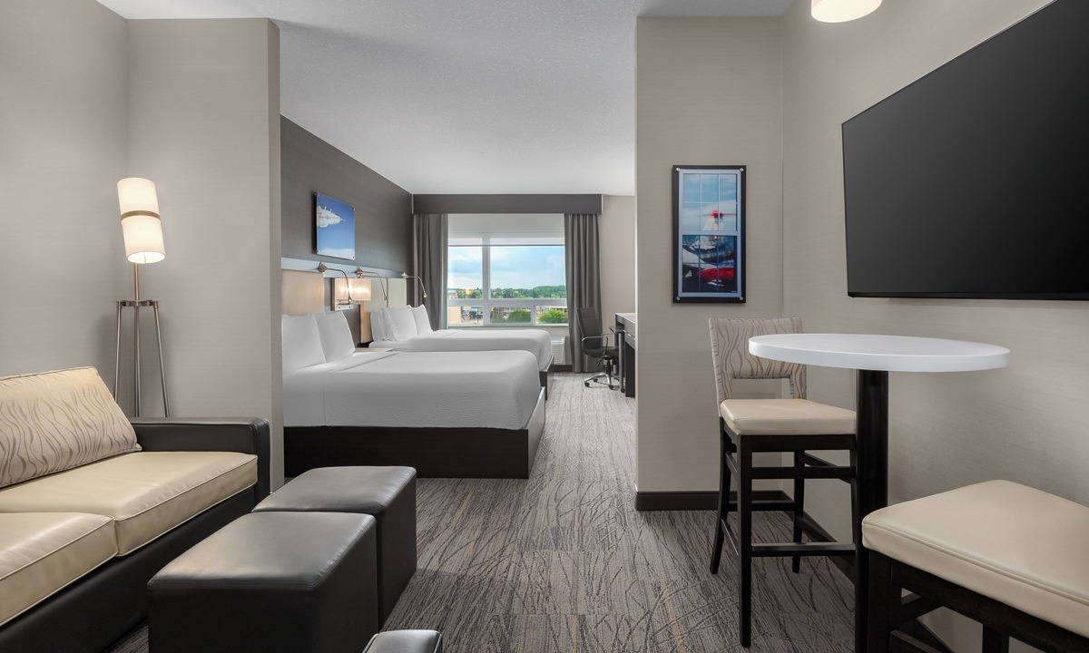 Cold Lake Hotel | Holiday Inn Express & Suites Cold Lake by IHG