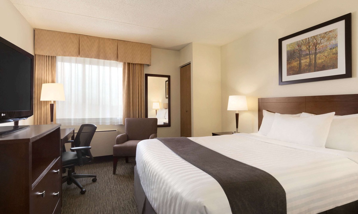 Southside Hotel | Travelodge by Wyndham Edmonton South