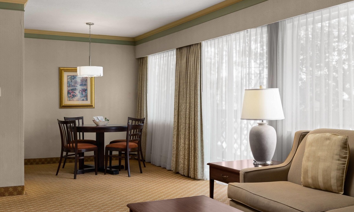 Inner Harbour Hotel | Royal Scot Hotel & Suites, Trademark Collection by Wyndham