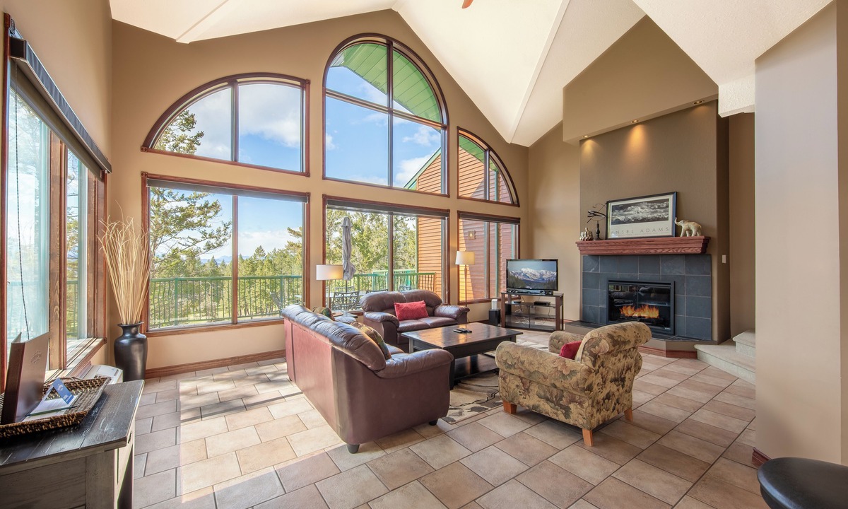 East Kootenay Condo | Fairmont Creek Property Rentals Marble Canyon