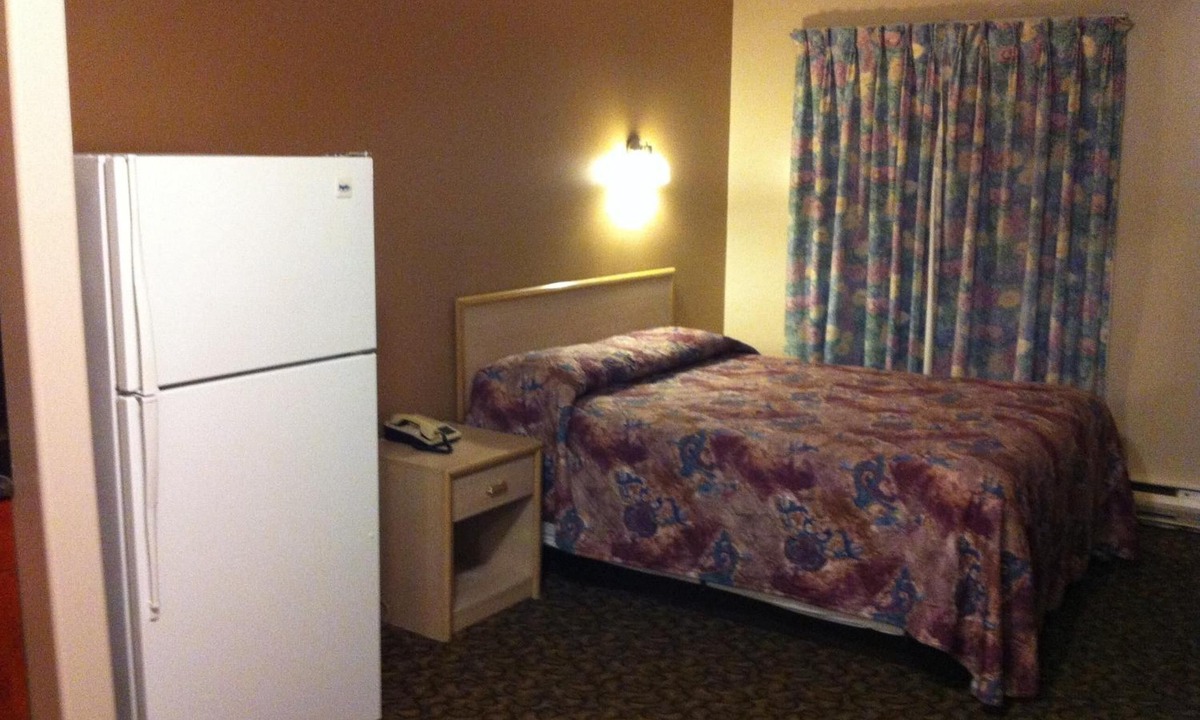 Valleyview Hotel | Rider's Inn