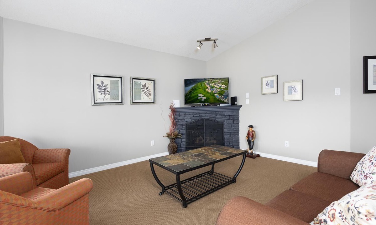 Lethbridge Condo | Paradise Canyon Golf Resort - Signature Condo 382