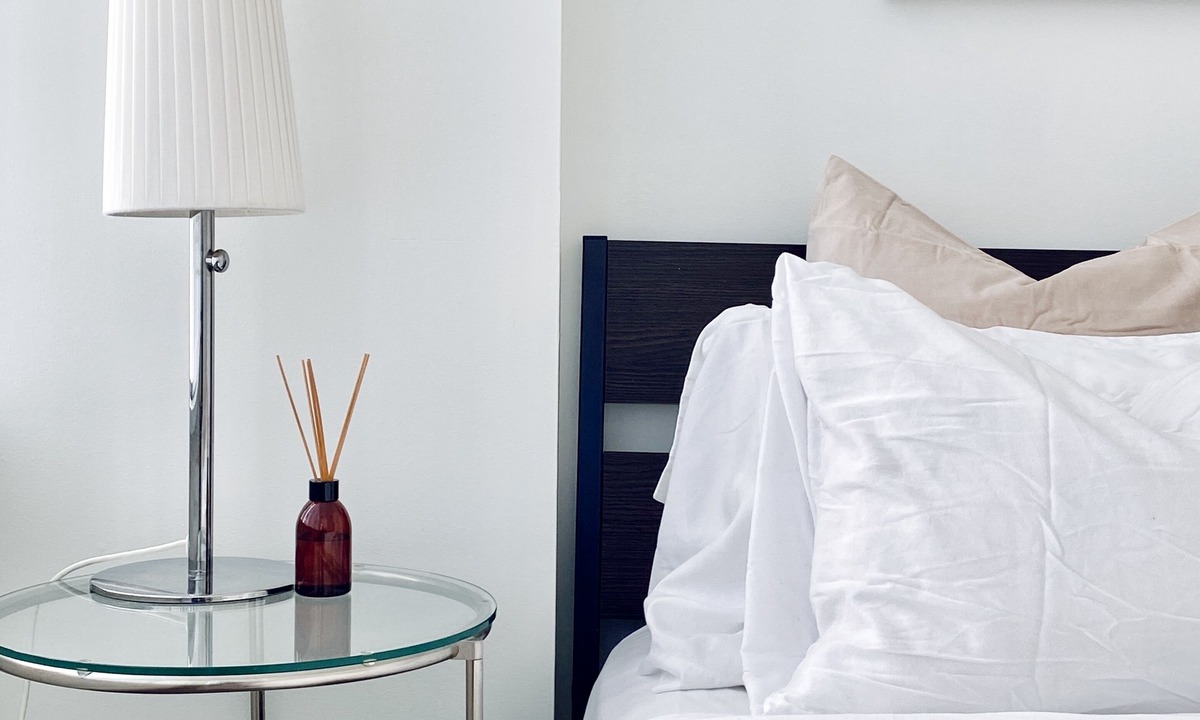 Downtown Vancouver Condo | The Charlie Suite by COMFYSUITES