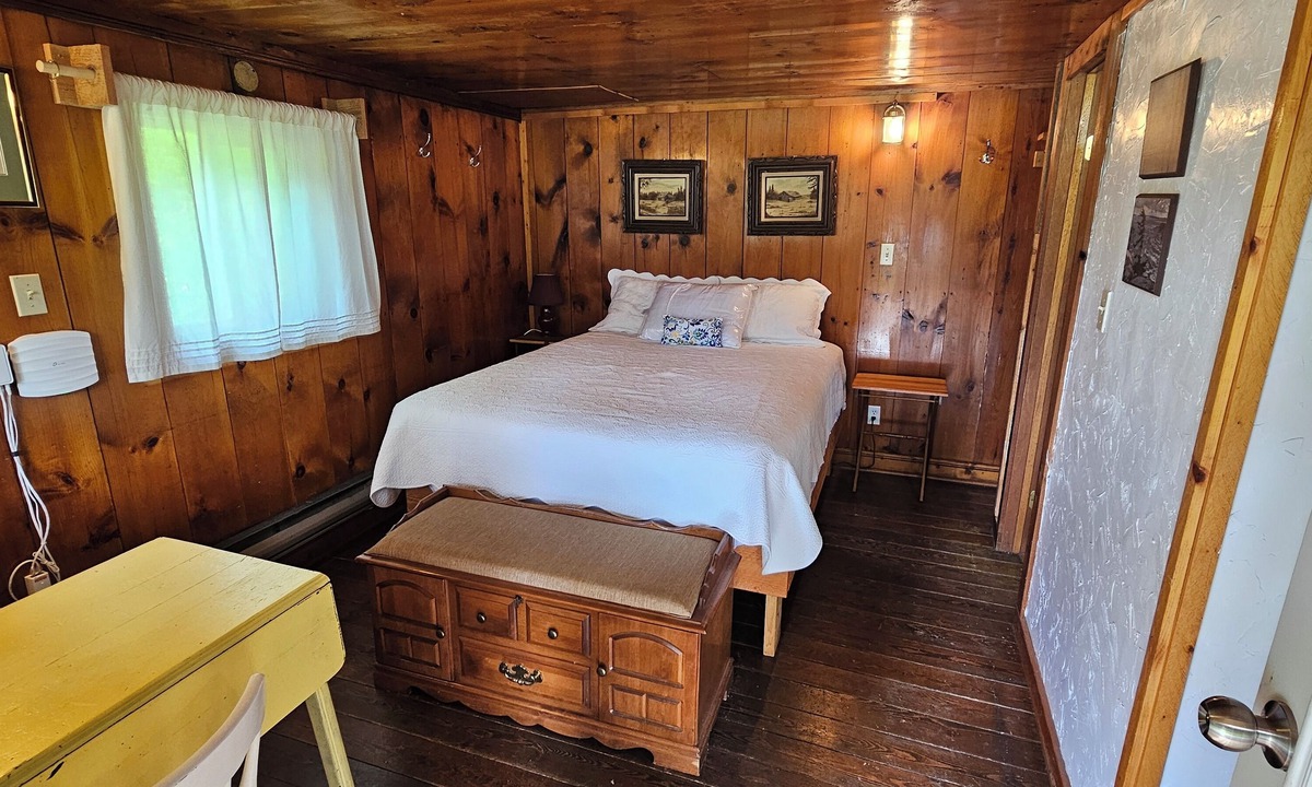 Kaslo Cabin | Purcell Cabin at Paradise Hills