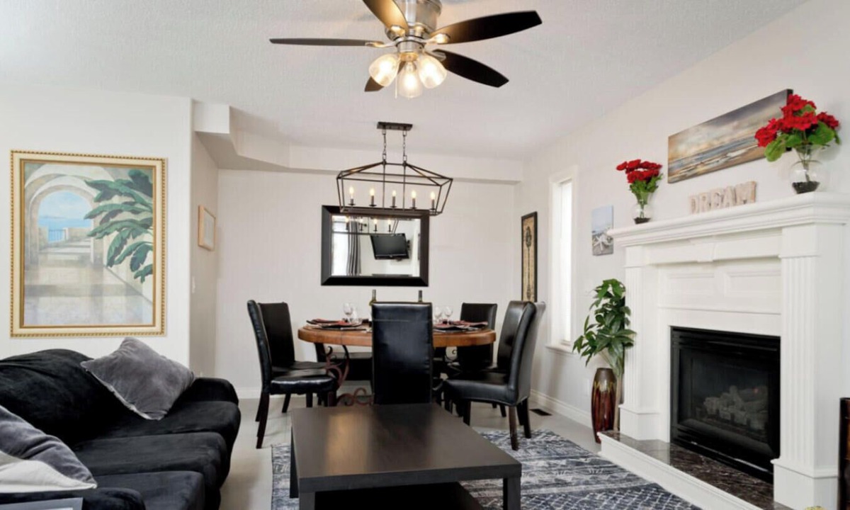 Arbour Lake Condo | Arbour Lake 3BR2BA Family Retreat w/Hot Tub, Games Room, BBQ, Yard C-Air — Sleeps 8