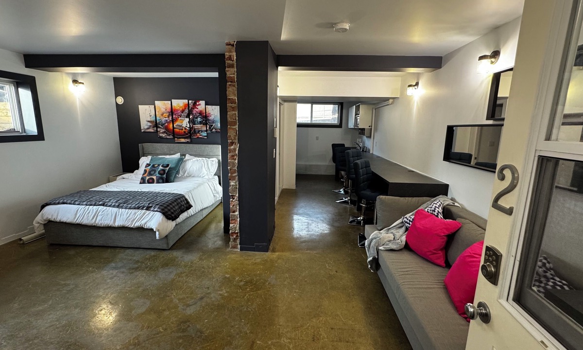 Nanton Apartment | Main Street Hotel