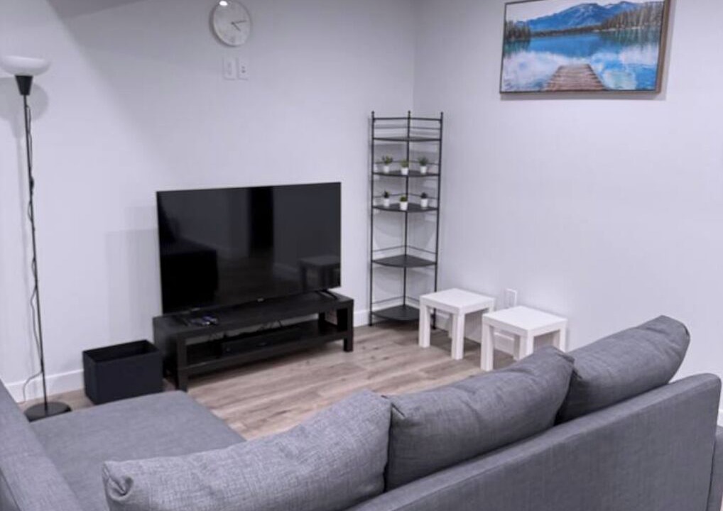 Sage Hill House | Cozy 2-Bedroom Short-Term stay in Calgary, AB. Canada.