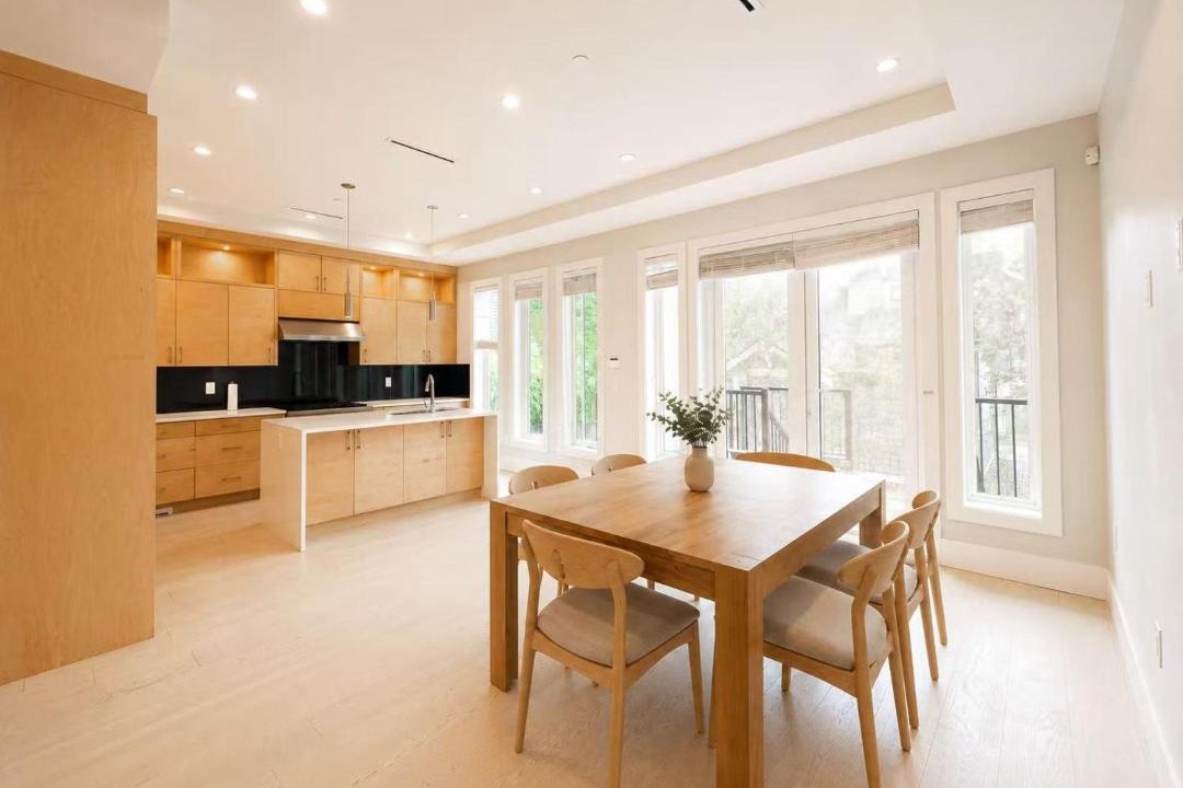 Kitsilano House | Vancouver W 15th Homestay Near Kitsilano Transits & UBC