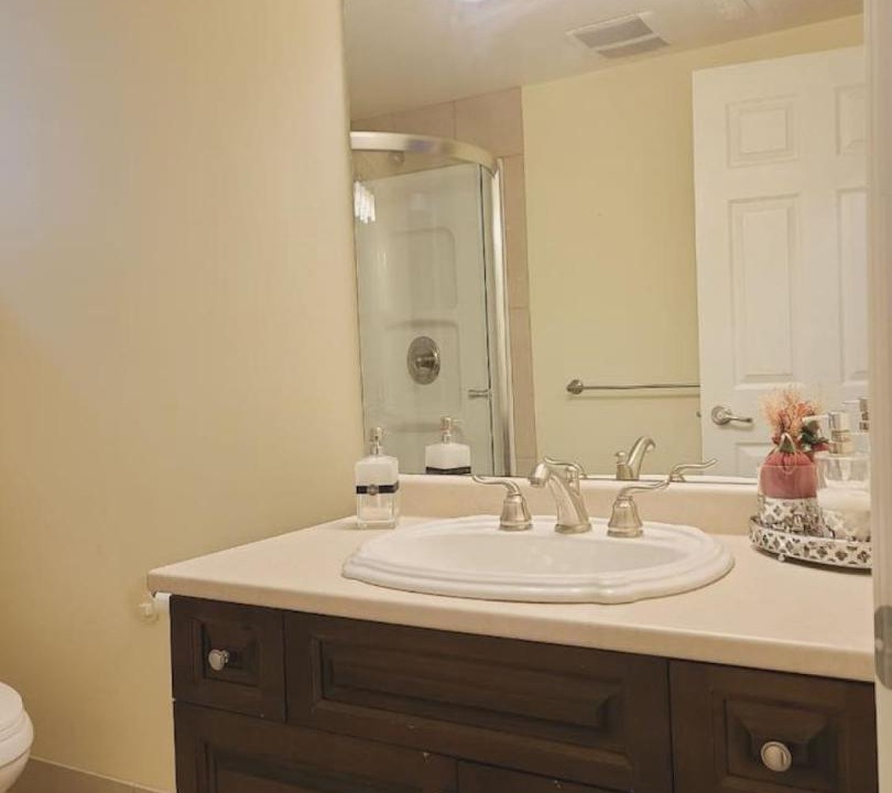Canyon Heights Apartment | Modern Private 1BR Suite Near Grouse and Capilano