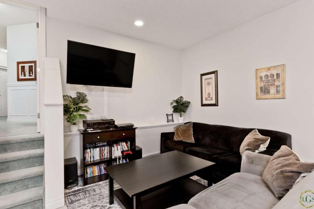 Arbour Lake Apartment | Casa Pura Vida: Hot Tub w Pool and Ping Pong Tables and Backyard BBQ