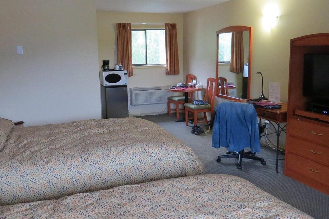 Lillooet Hotel | Retasket Lodge & RV Park