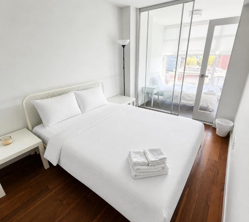 Crosstown Apartment | Cozy & Moden Downtown Condo in Vancouver
