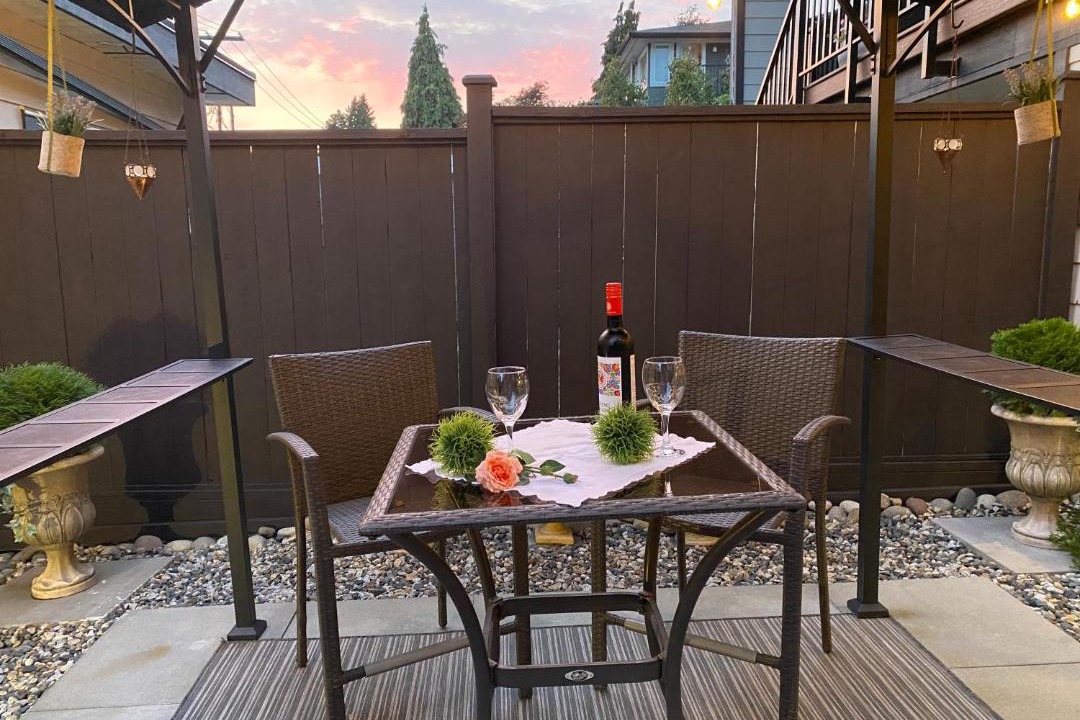 Lower Lonsdale Apartment | Modern Private 1 Bedroom Suite - Assigned Parking and Patio
