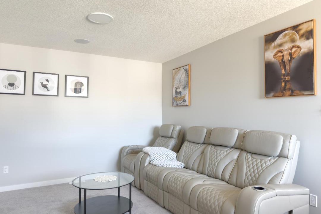 Northeast Edmonton House | Vacation rental home -1min to highway