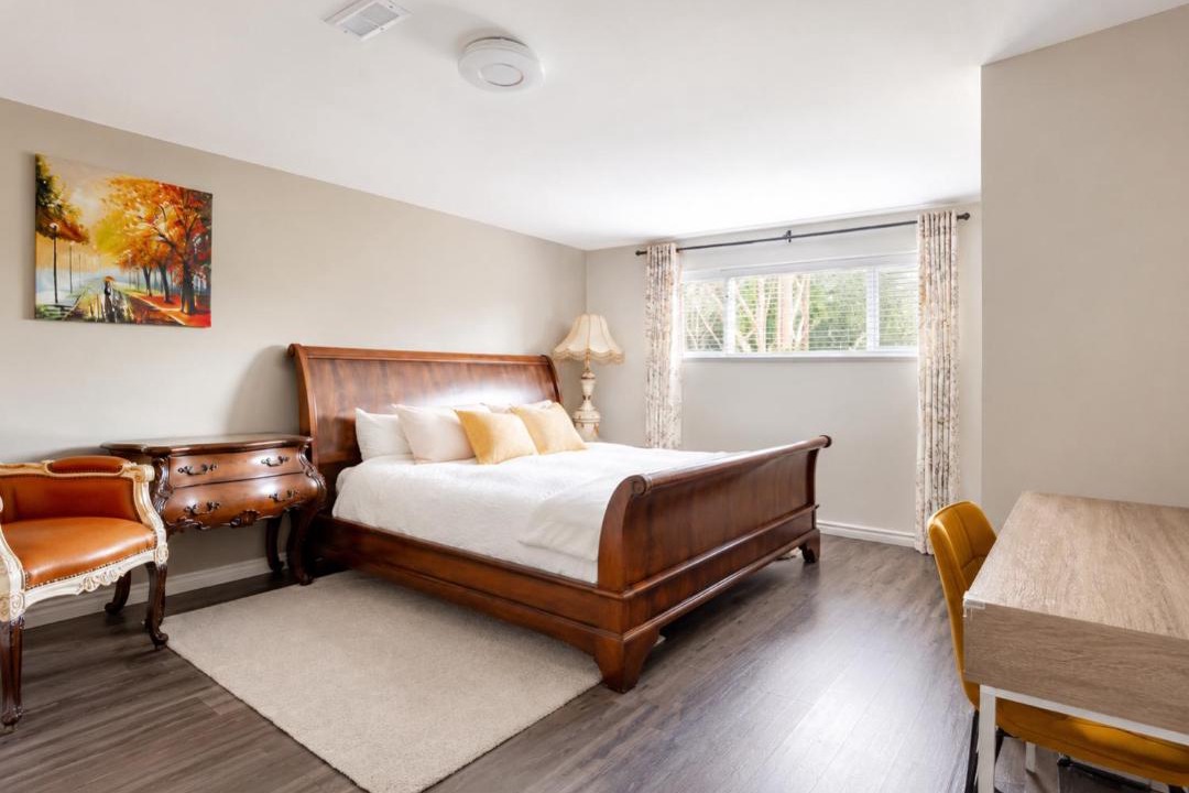 Port Moody Villa | Cozy Coastal Retreat Close to Beach Park