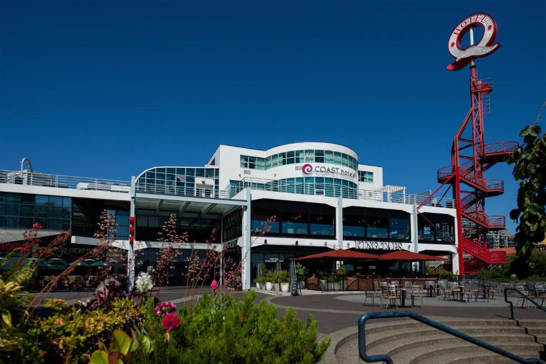 Lower Lonsdale Hotel | Coast Lonsdale Quay Hotel