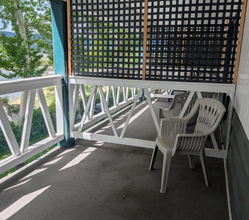 Williams Lake Hotel | Lakeside Motel