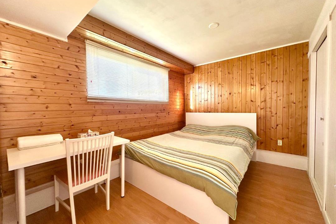 Richmond Villa | Spacious 5 Bedroom House Near YVR Airport, Transit & Shopping