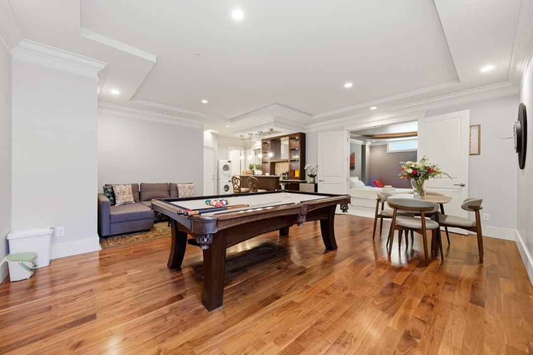 Dunbar House | Luxury 2BR Retreat Near UBC with Sauna, Theatre & Pool Table