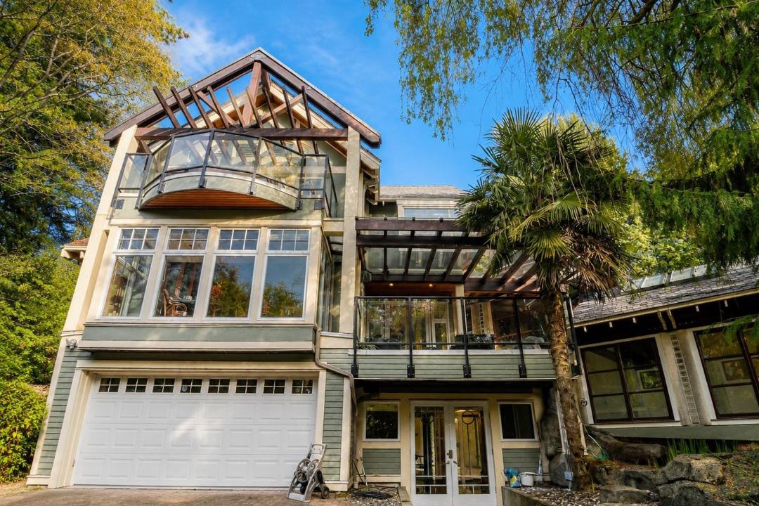 Shaughnessy Villa | Luxury 7BR 8BA West Side Villa with Garden & Pond 5 Min to Downtown