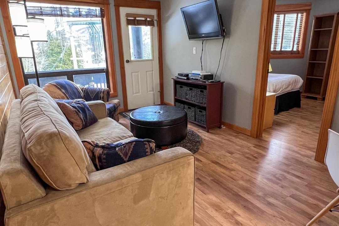 Fernie Apartment | Griz Inn by Fernie Central Reservations - Right on The Slopes