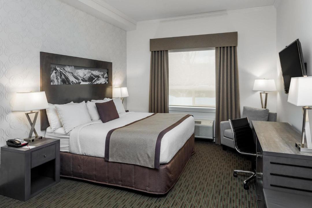 Revelstoke Hotel | Ramada by Wyndham Revelstoke