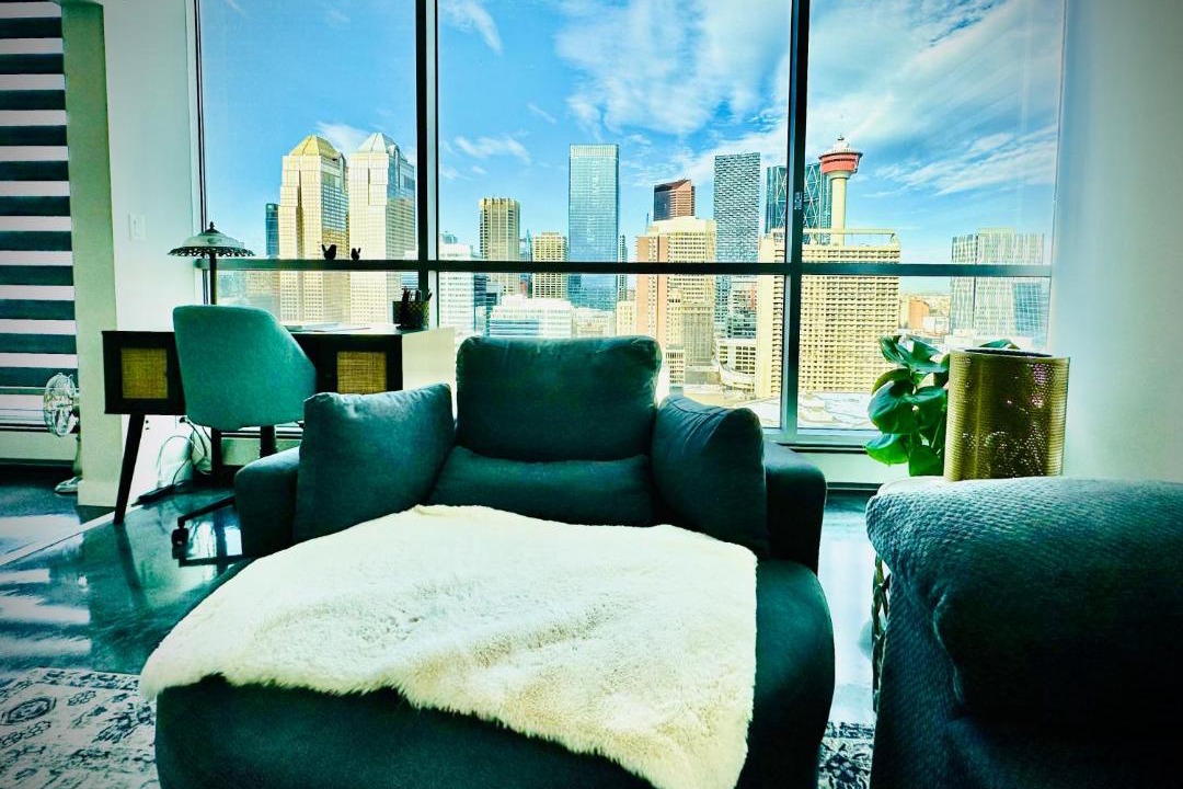 Beltline Apartment | Urbanest - Spectacular Views & Amenities Parking