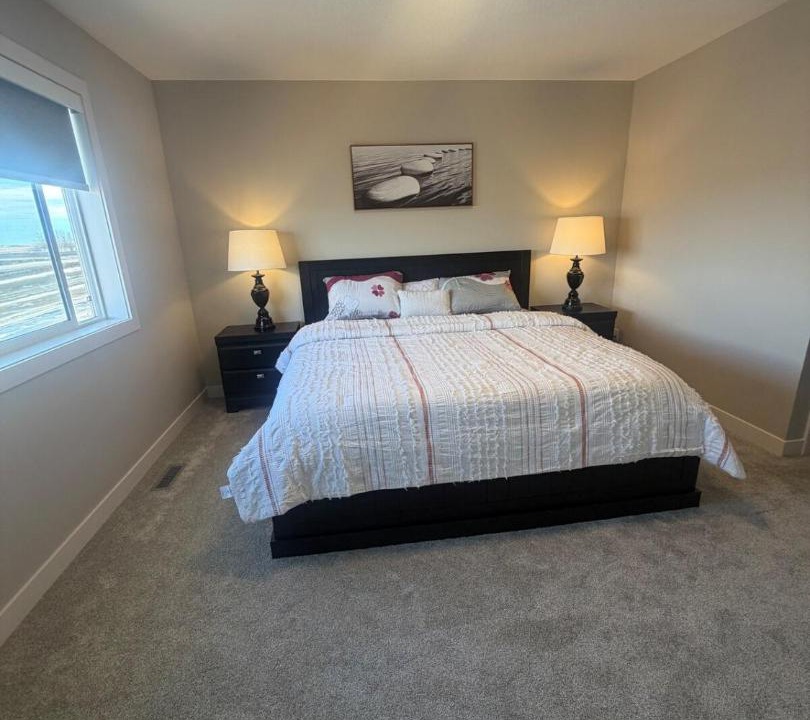 Cochrane Apartment | 4 Bedroom Duplex house