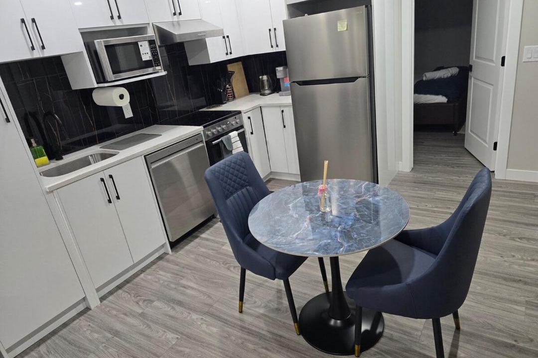 Southeast Calgary Apartment | Cozy 2 Bedroom basement Suite